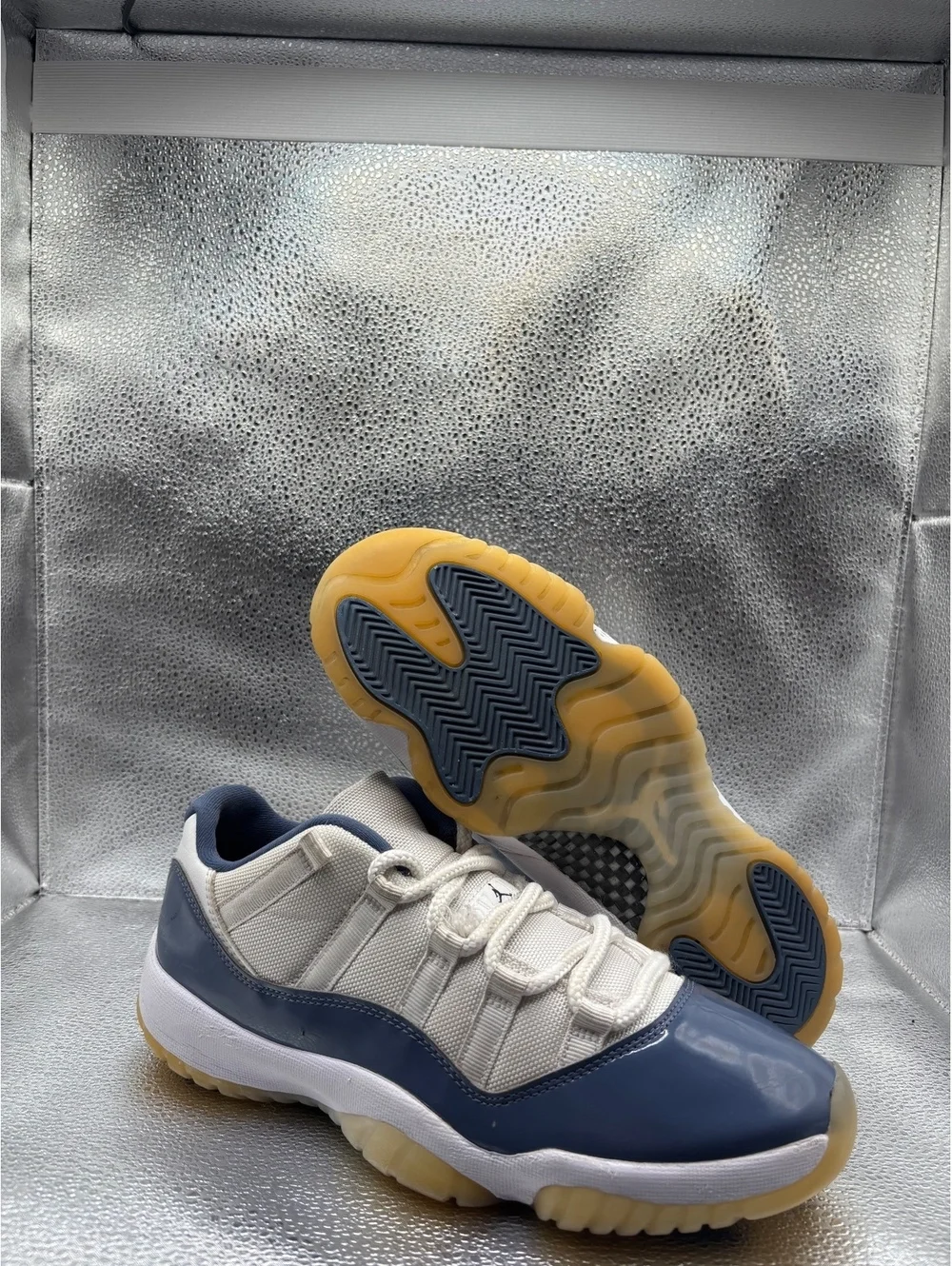 Air Jordan 11 low diffused blue